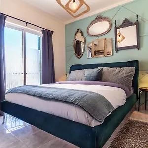  Ferienhaus Arty Vintage Townhouse With Rooftop Shower & Sun Loungers Portugal